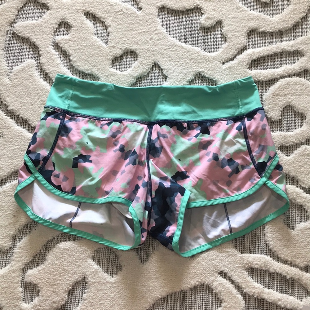 Lululemon Speed Shorts 2.5” Size 6